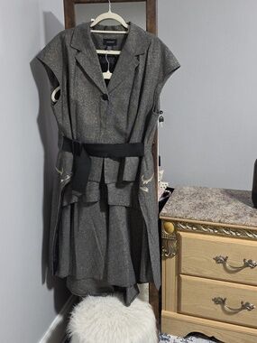 Ashro Gray Sleeveless Belted Skirt Set ,great And Beautiful